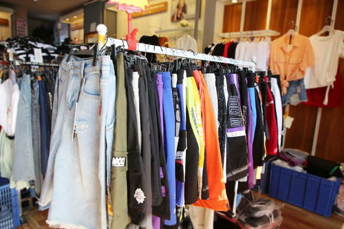 不用上x(chóng)寶 園洲就有低至①元的 潮牌服裝 ,工廠(chǎng)直銷(xiāo)